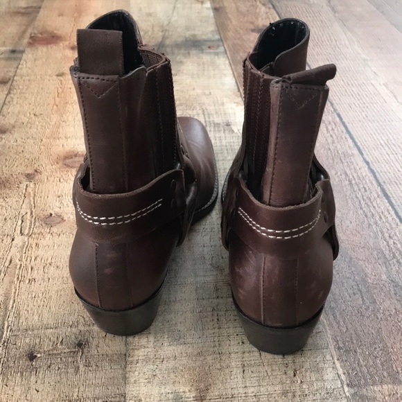 SOLD! FREE w/ bundle ☀️Reba Leather Ankle Booties - Picture 4 of 7